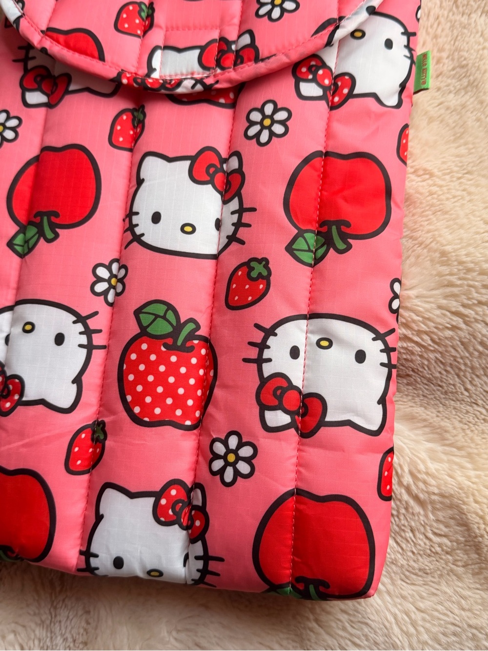 BAGGU x Sanrio Hello Kitty Puffy Laptop Sleeve 13”/14” - Picture 3 of 6